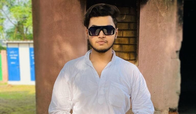 Arnab Chaudhary – a small social media influencer