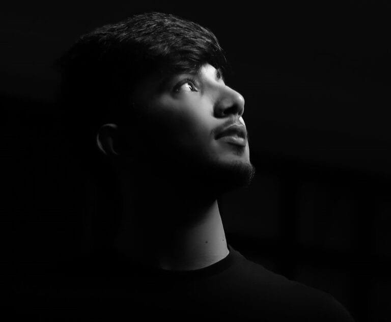 Girish Pathak, 19-Year-Old Founder Of Koinbee.