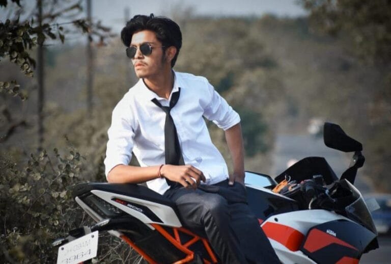Laast Romeo: The Story of his Musical Life.
