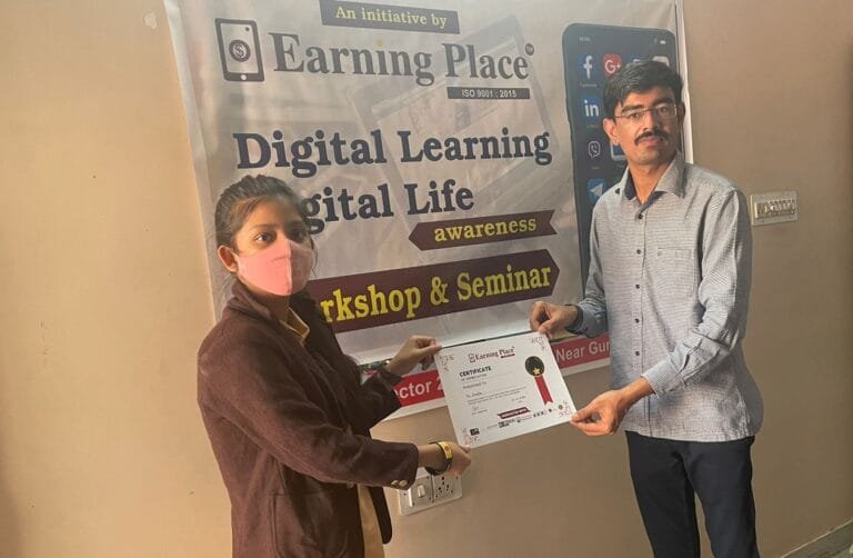 Young India Attend Seminar of  Social Media Awareness by earning place