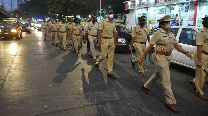 Bomb threat near residences of Amitabh Bachchan, Dharmendra, and Mukesh Ambani in Mumbai