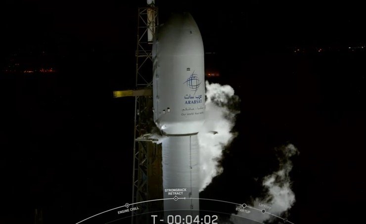 SpaceX launches Arabsat BADR-8 satellite into orbit