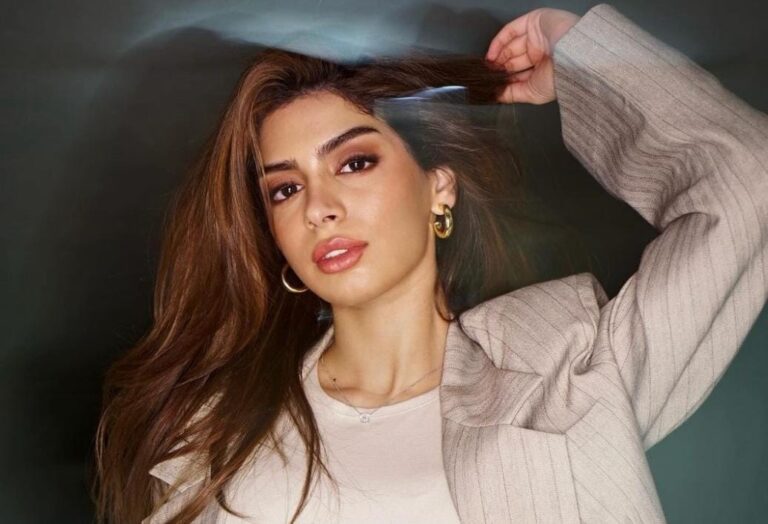 Khushi Kapoor is all about preserving a optimistic mindset within the midst of fame