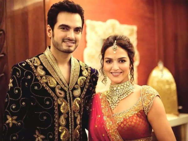 Esha Deol Already Gave A Hint About Rift In Her