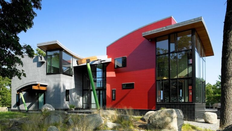 $9 Million Modern Dwelling Redefines Massachusetts Coast Luxurious