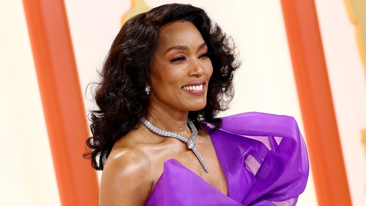 Angela Bassett Discusses Grace in Oscar Defeat and Her Honorary Award