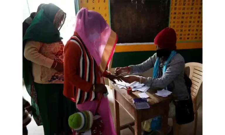 58.34% voter turnout till 5 pm in 7th Phase of Lok Sabha Elections