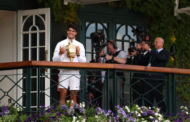 Alcaraz dominates Djokovic to safe Wimbledon title