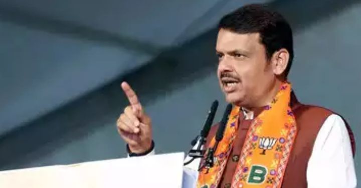 CM Fadnavis Criticized for Defending Protection of Aurangzeb’s Tomb