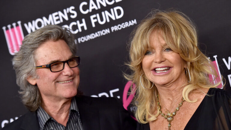 The Spicy Secret To Goldie Hawn & Kurt Russell’s A long time-Lengthy Romance Makes So A lot Sense