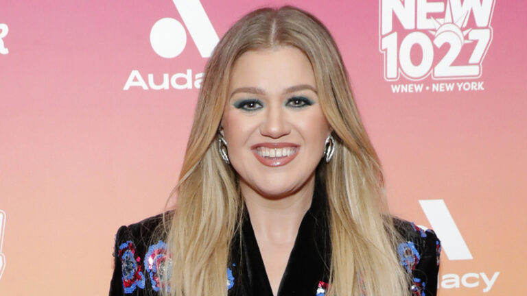 Shady Rumors About Kelly Clarkson We Can No Longer Ignore