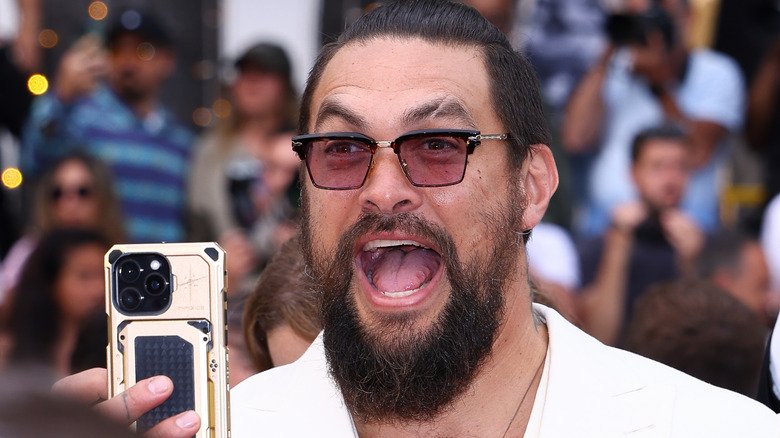 Jason Momoa red carpet selfie