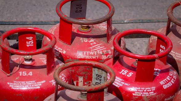 Commercial LPG Cylinder Becomes Costlier From September 1, Check New Rates in Delhi, Mumbai and Other Cities