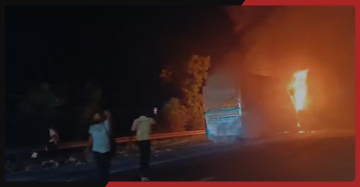 Nine Killed After Sleeper Bus Catches Fire on Yamuna Expressway in Greater Noida